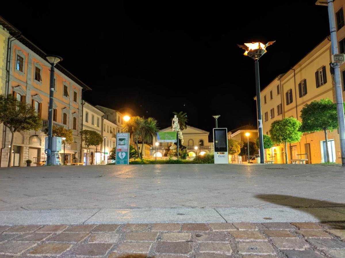 Piazza Duomo Deluxe Hotel Cecina  Exterior photo